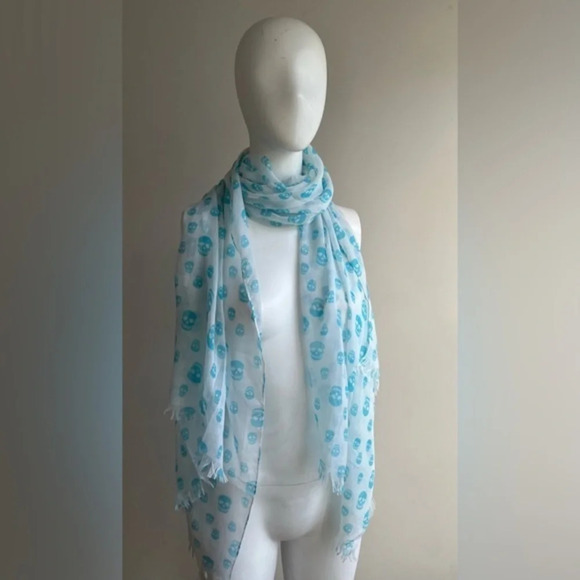 Large soft modal or Cotton  blue White scull print scarf - Picture 1 of 6